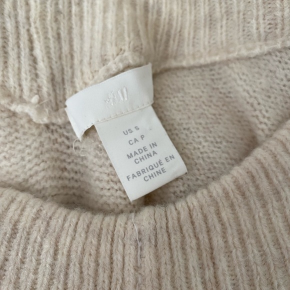 H&M Tan V-neck Sweater - Picture 12 of 13